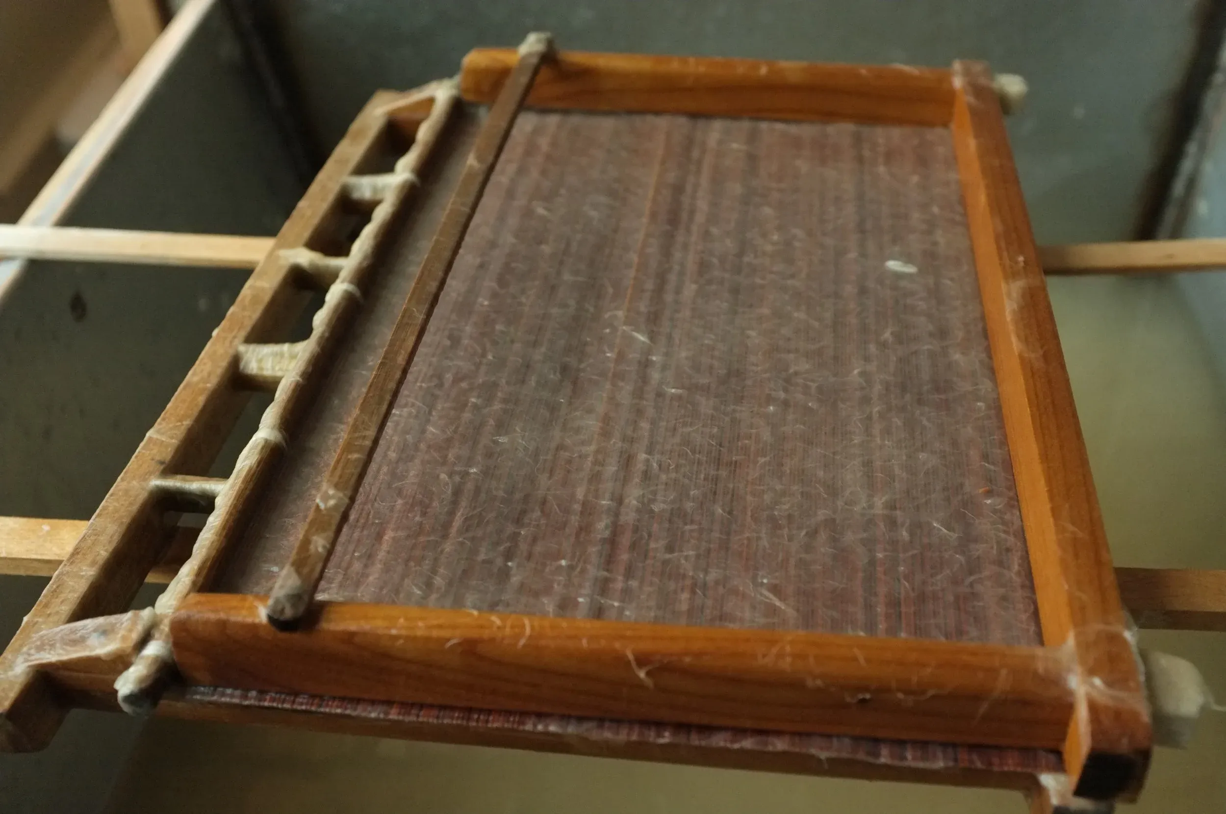 VERONICA Y PHẠM and her papermaking practice